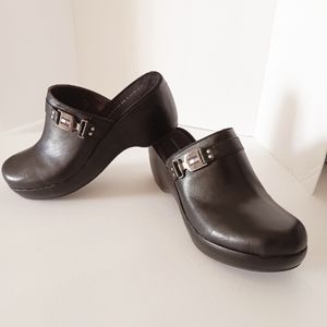 Tommy Hilfiger Clogs, Black, Size 7.5